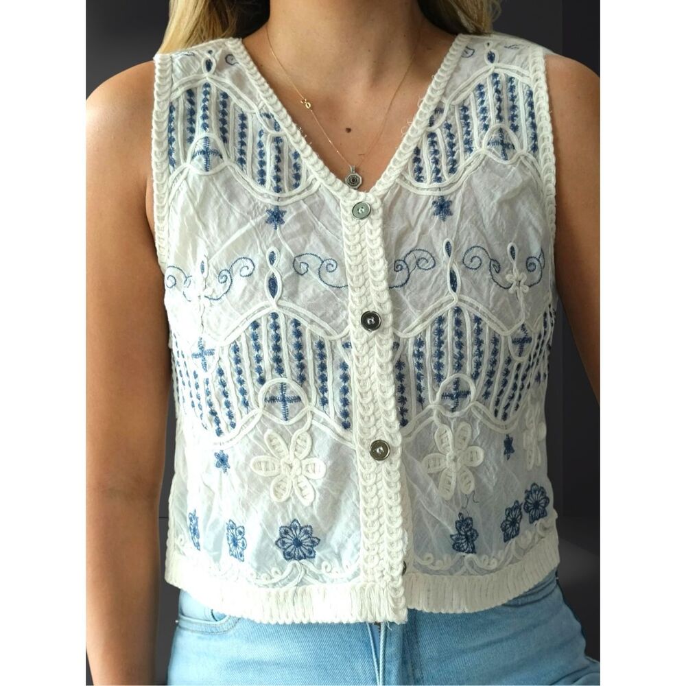 POL Crochet Vest Embroidered Floral Boho Cropped Button Front Ivory Sleeveless - Picture 6 of 11
